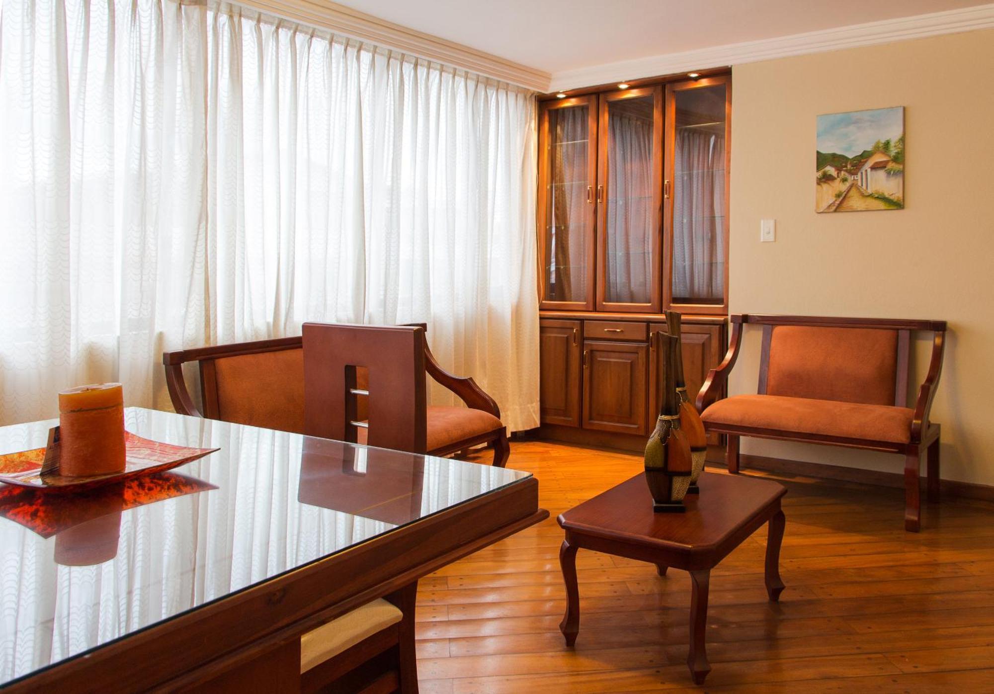 Altura Rooms & Suites Quito Room photo