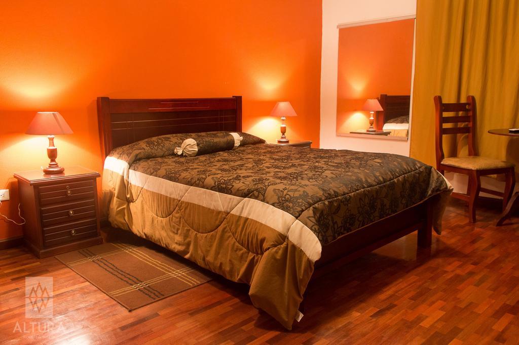 Altura Rooms & Suites Quito Room photo